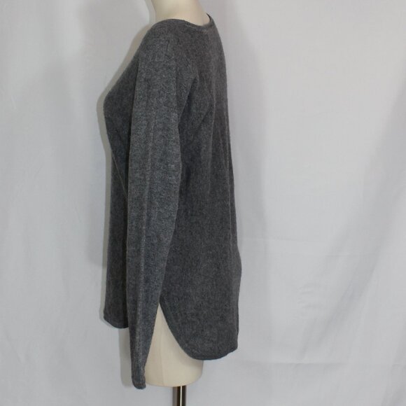 Max Studio 100% 2ply cashmere crew neck sweater gray color size Medium - Picture 3 of 9